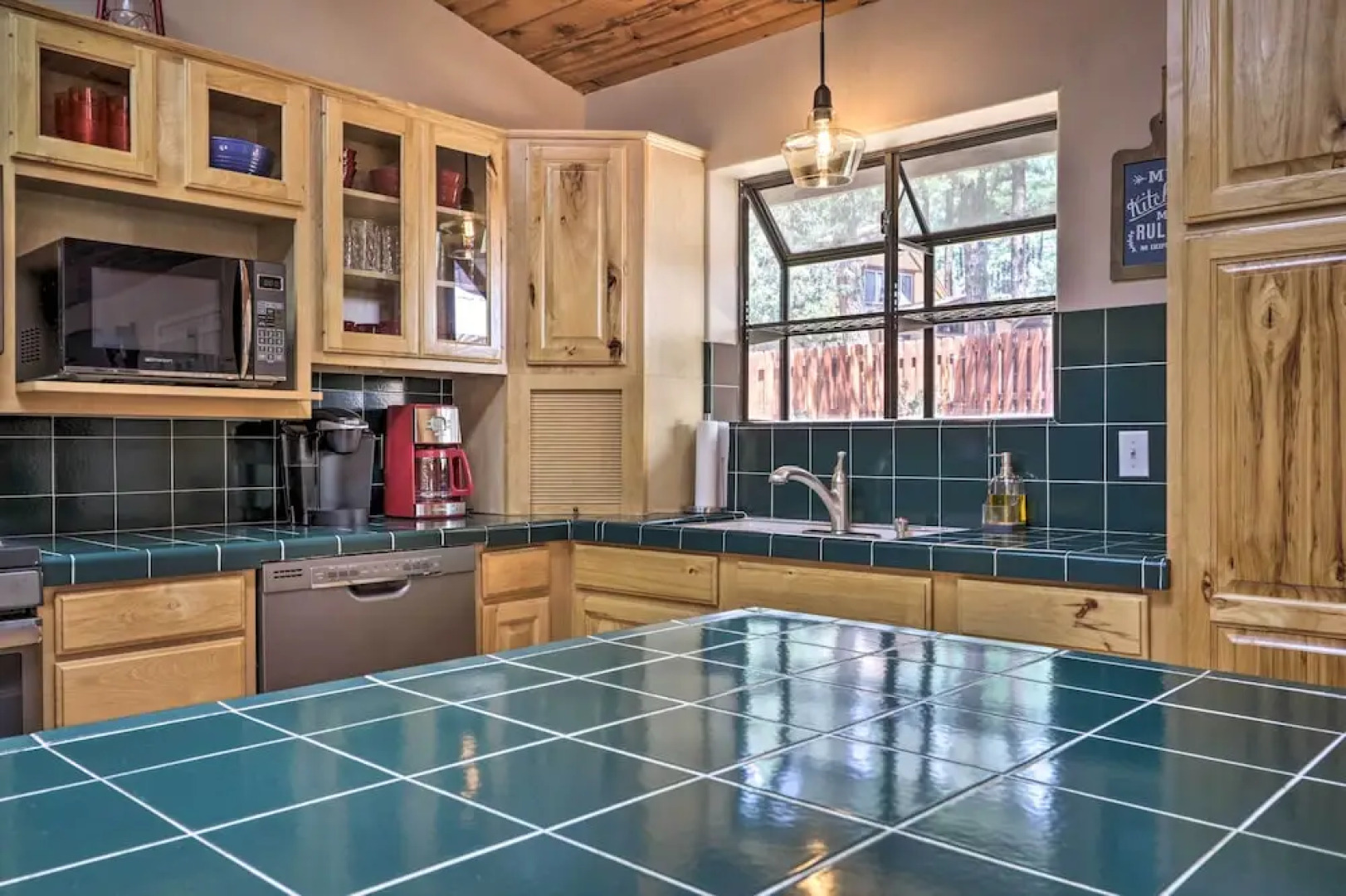 'hilda's Cabin' Mtn-view Retreat in Pine!