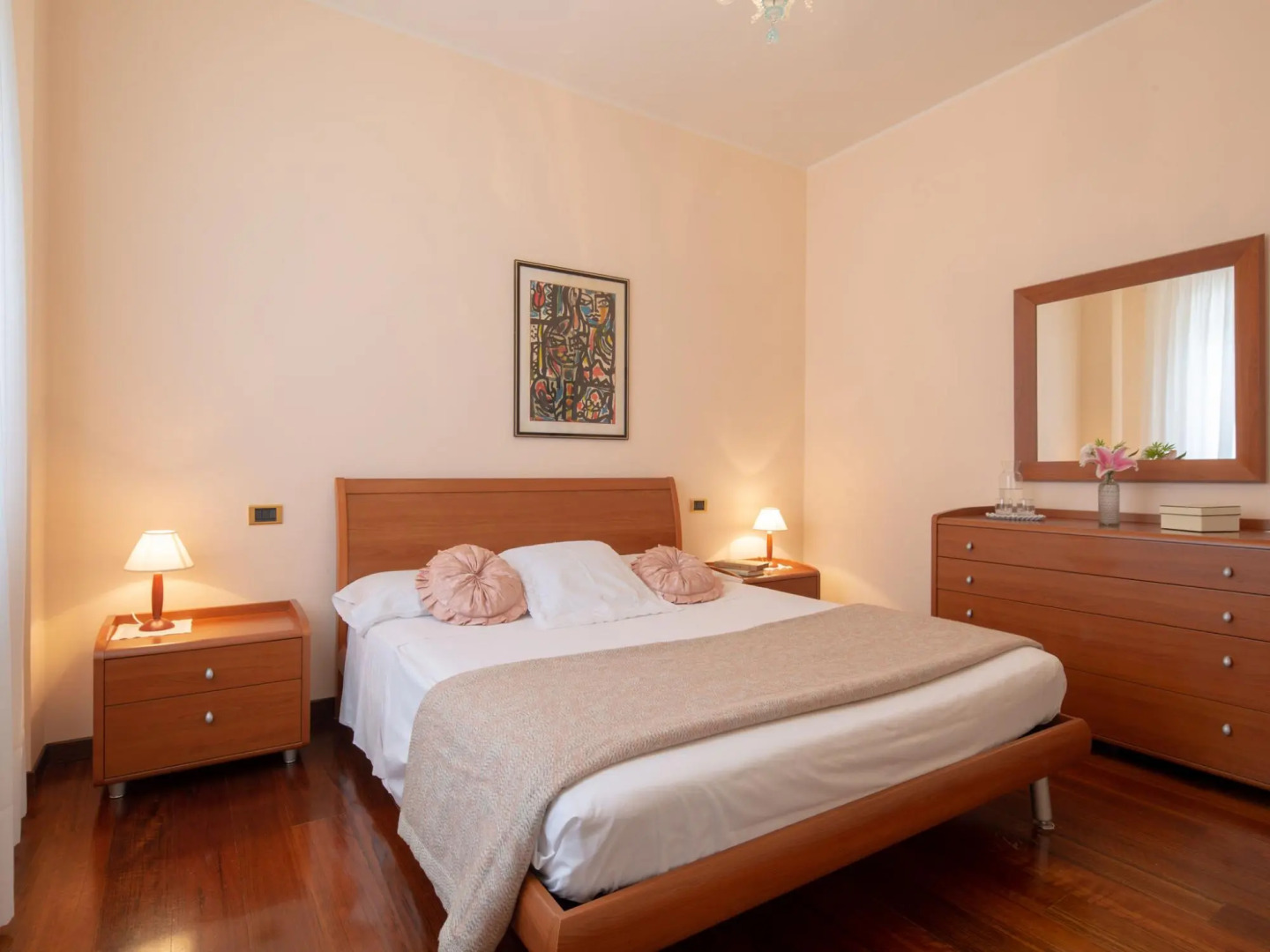 Splendid Villa in Macerata With Pool & Views