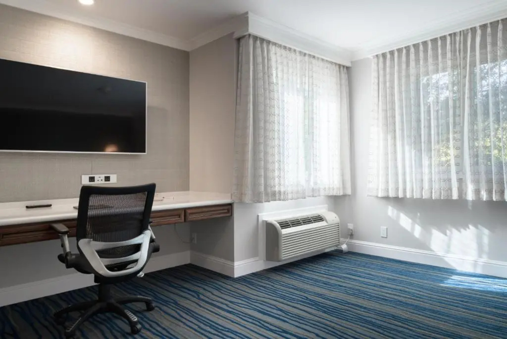 Woodcrest Hotel Cupertino