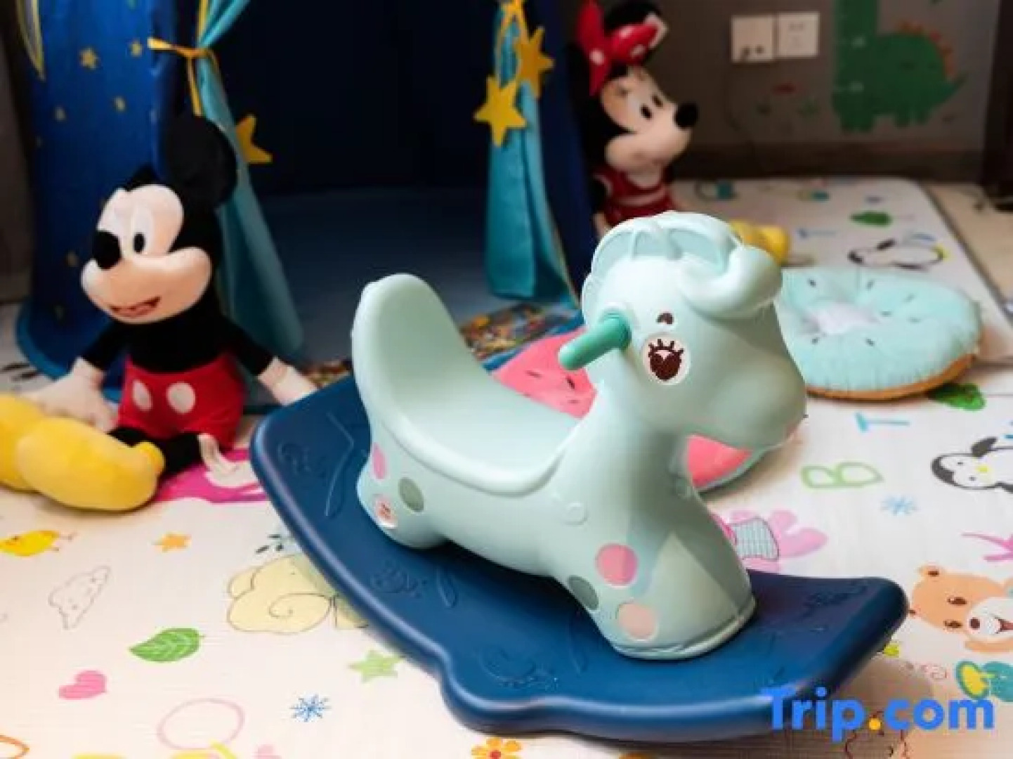 Chengkong Carrey International Hotel (Jingmen Railway Station Jingchu University of Technology)