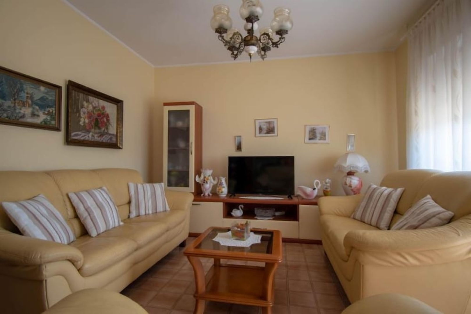 Three-bedroom Family apartment