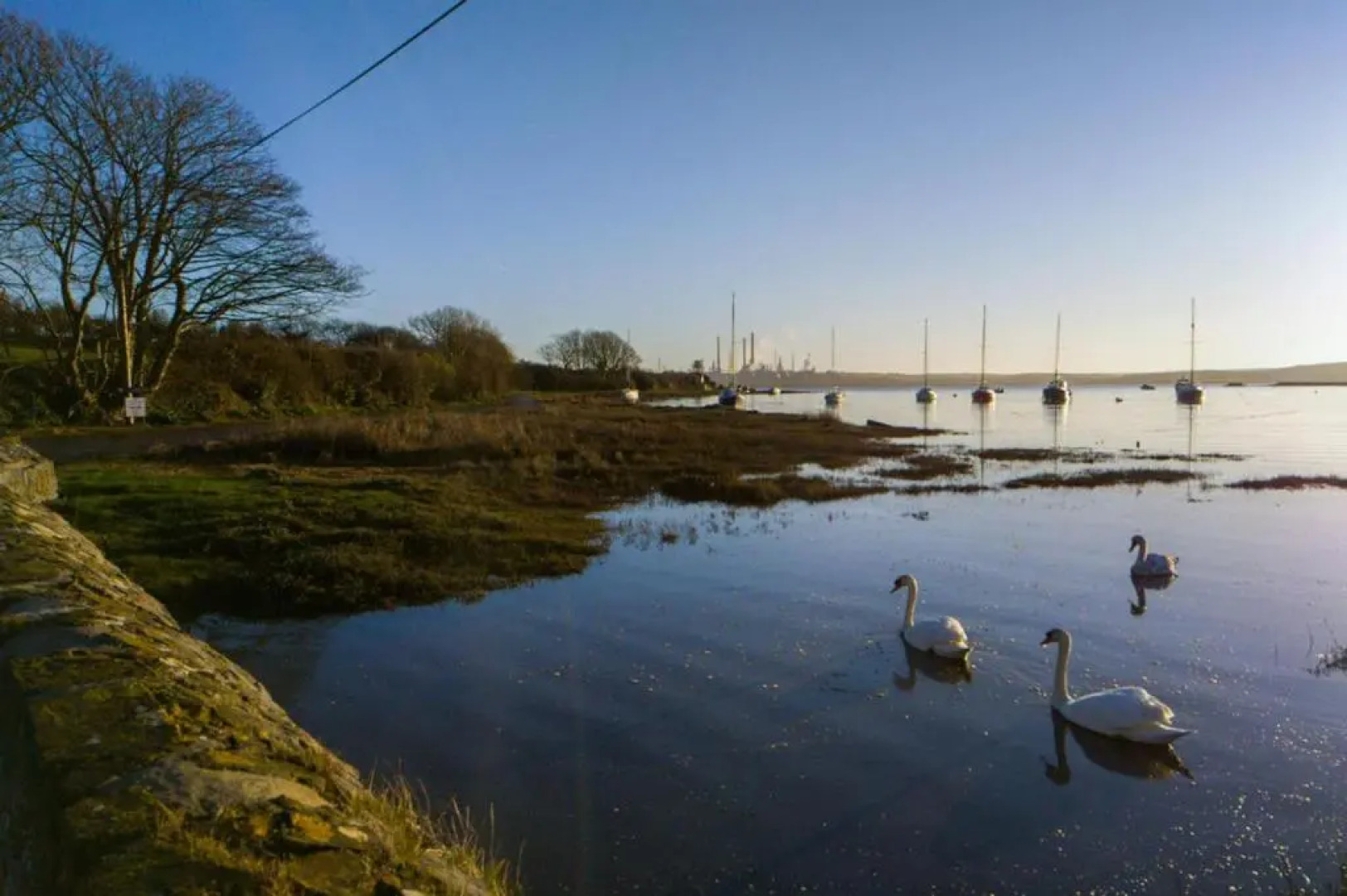 The Old Stables - 3 Bedroom Cottage - Angle