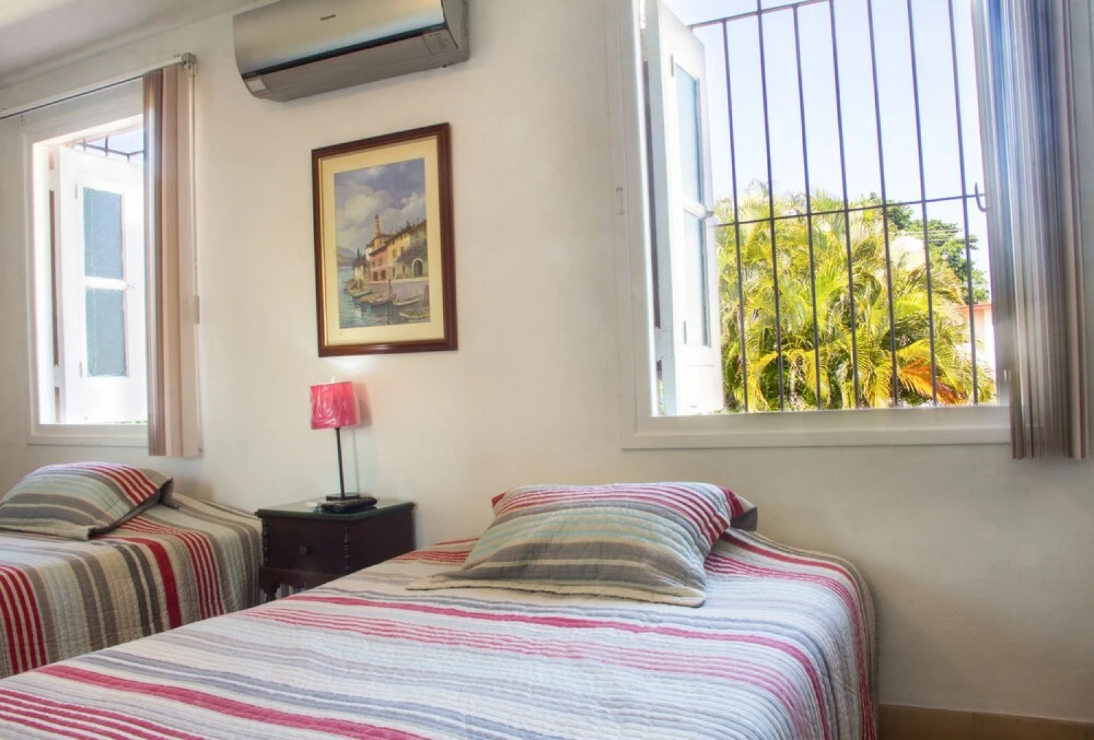 6 Bedrooms Pool Villa