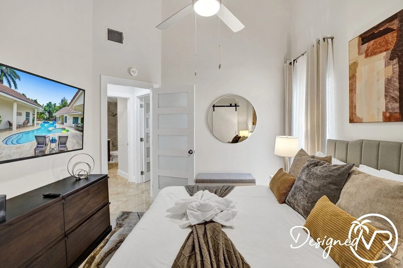 8 Br Villa with Pool & Basketball Court