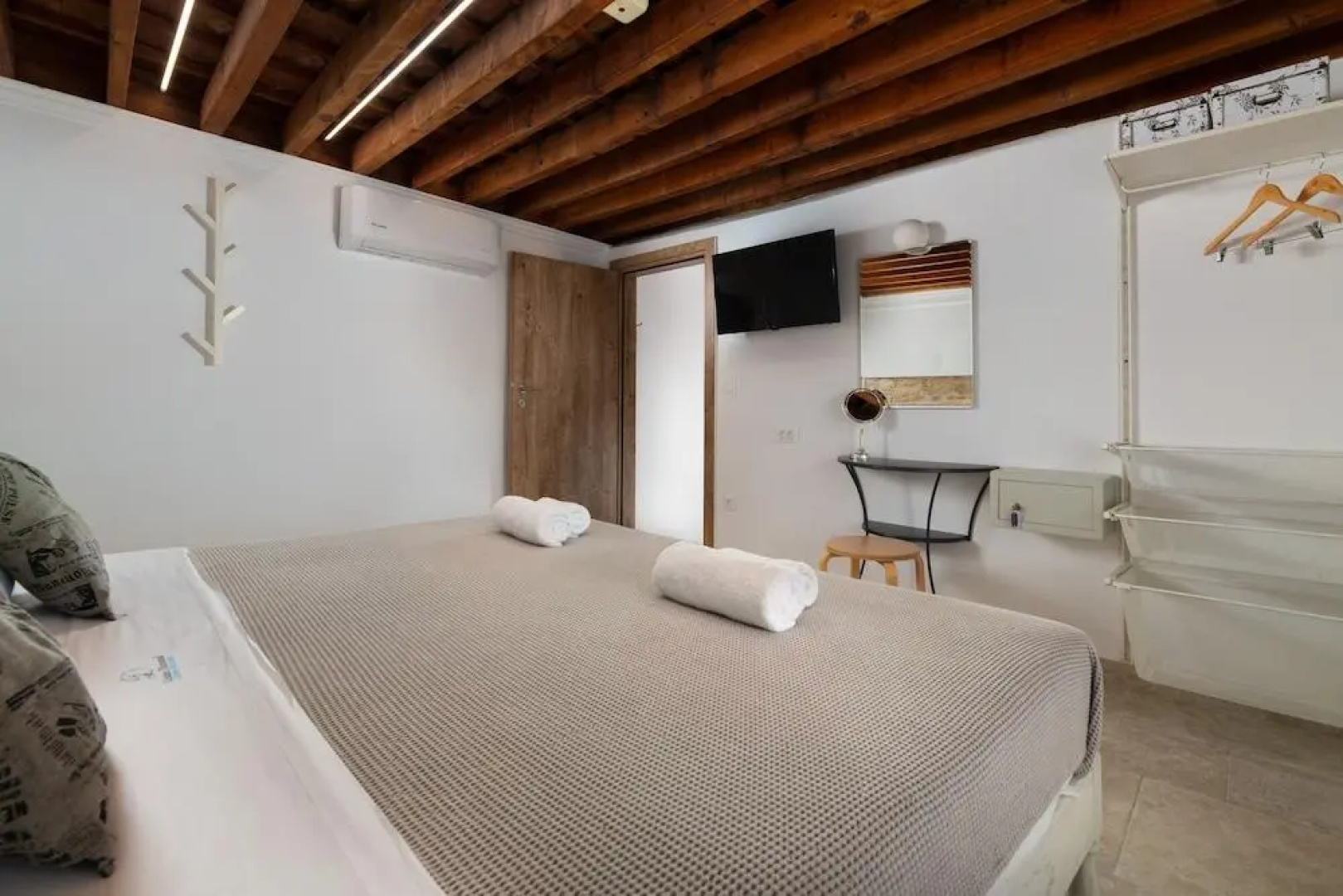 Lindos Citrin Suites