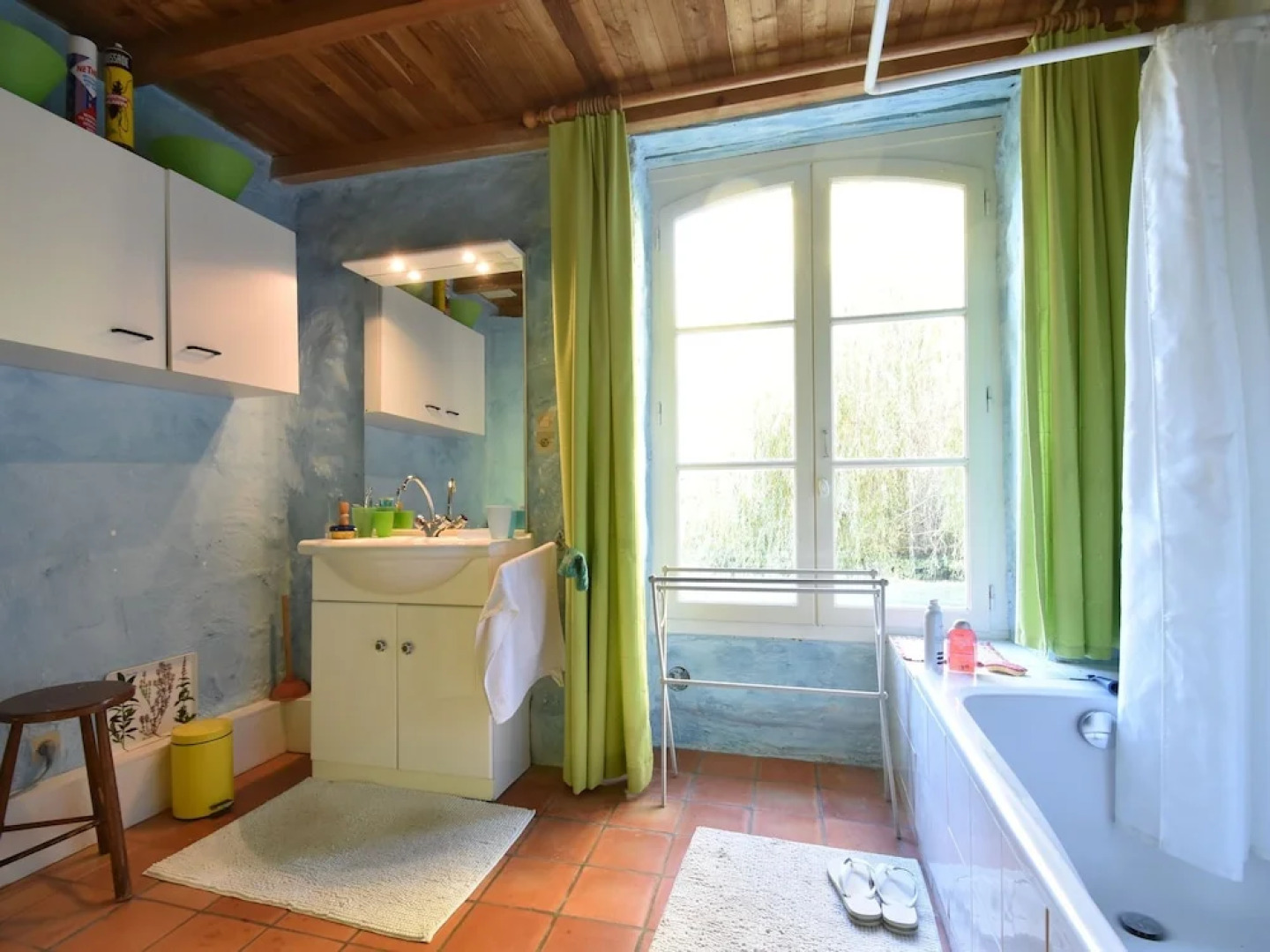 Characteristic House Near Villefranche-du-périgord With Round Private Swimming Pool