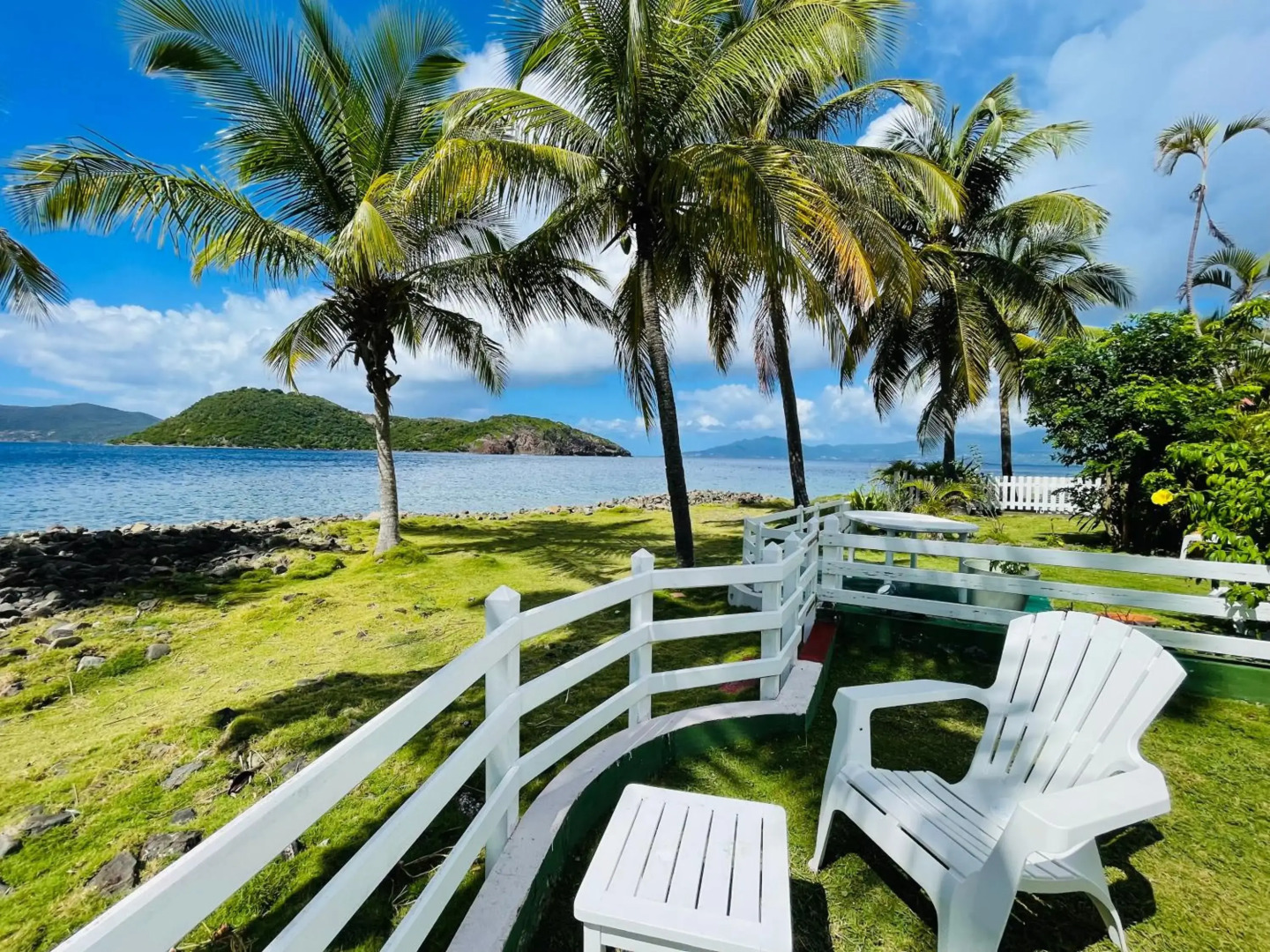 Blue Lagoon, cottage les pieds dans l eau