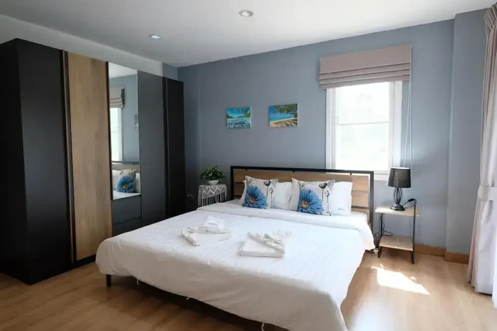 Living at Sphere Apartment - Family room