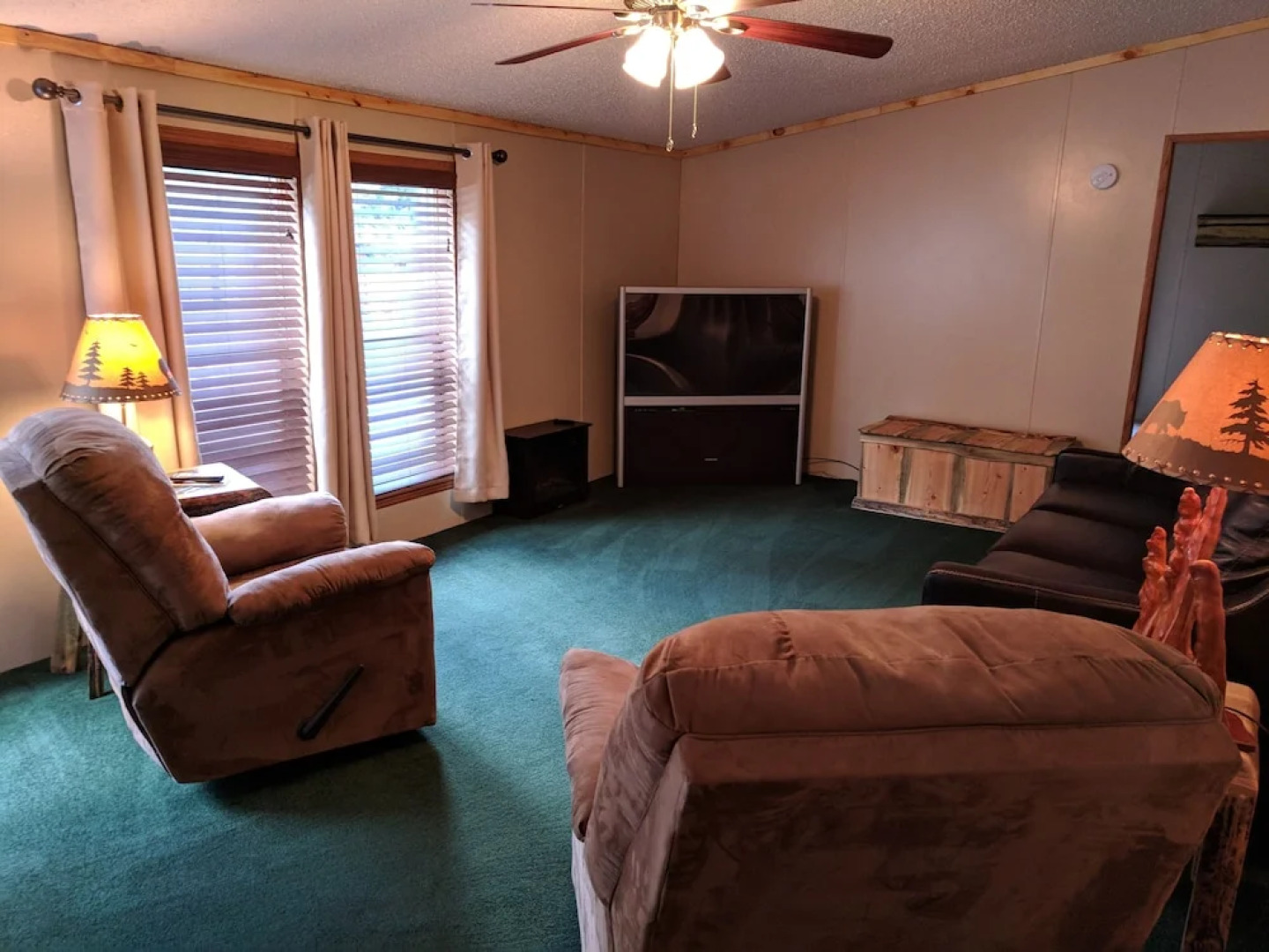 Trails End Cabins & Motel