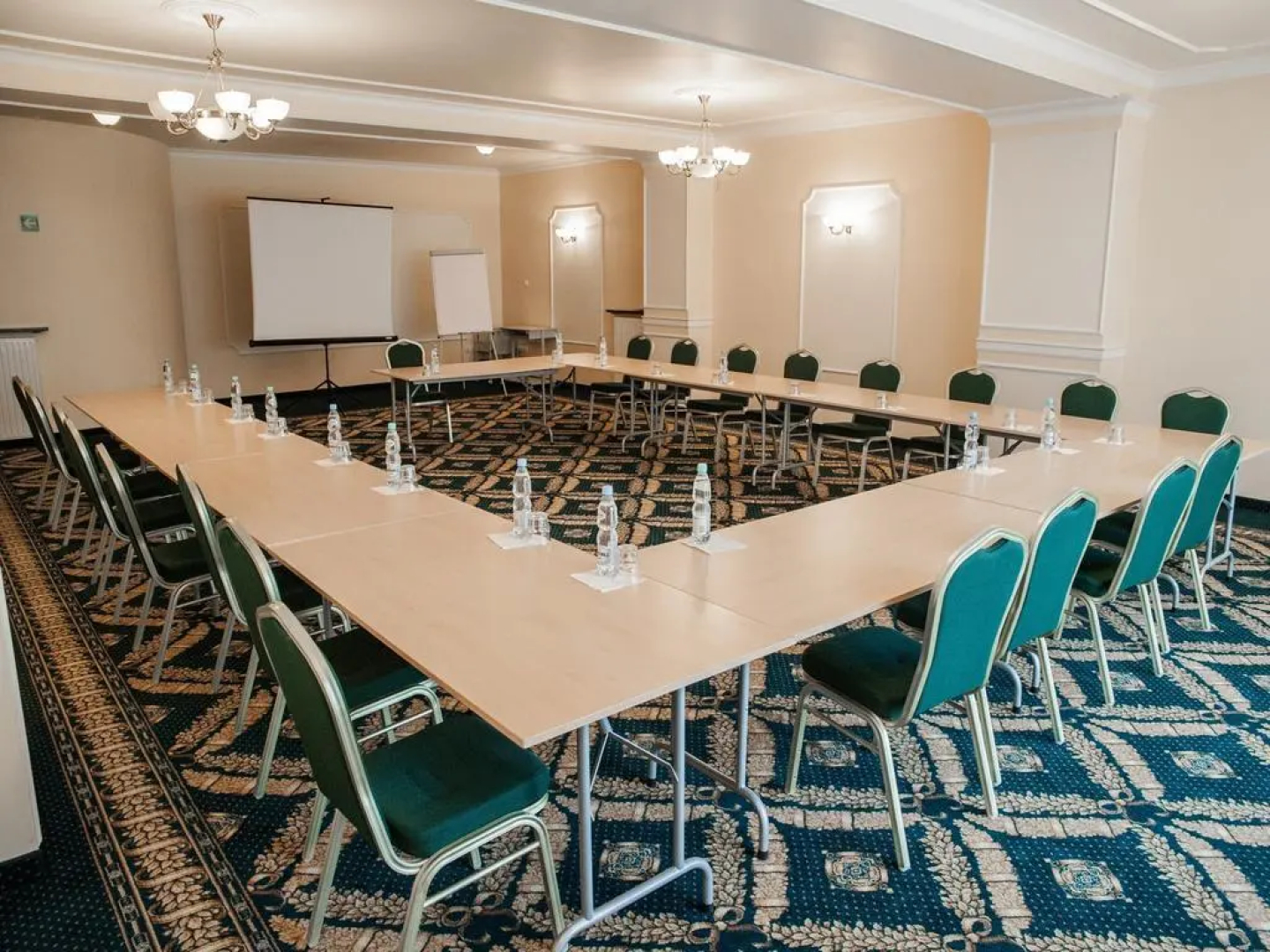 Noce i Dnie Hotel