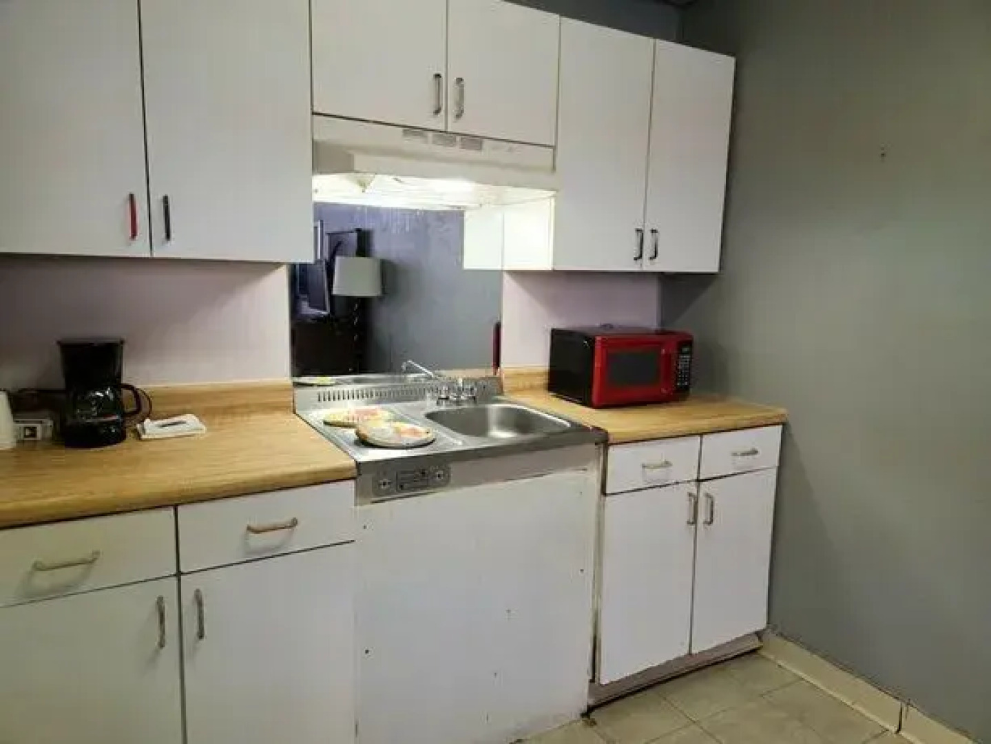 Executive Inn By OYO Queenville Mena