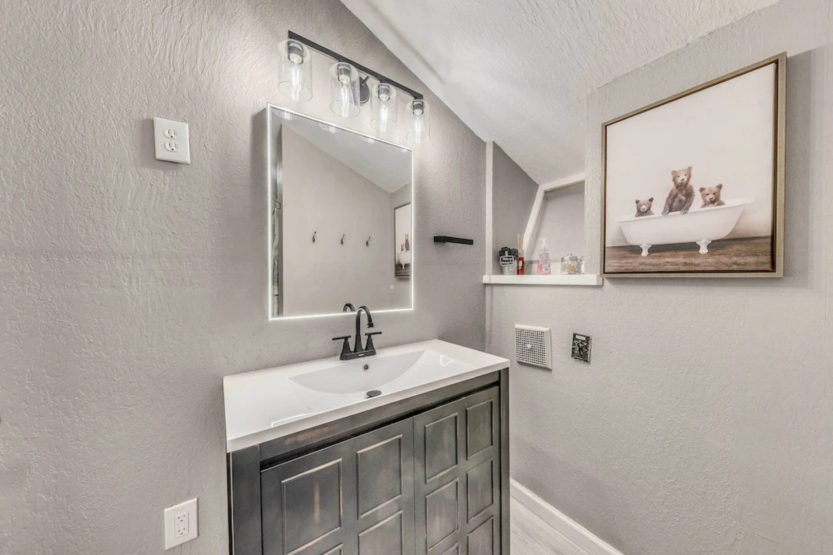 Ruidoso Retreat w/ Mtn Views ~ 20 Mi to Ski Apache