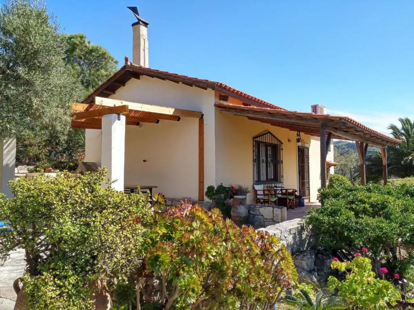 Villa Lofos Wood & Stone