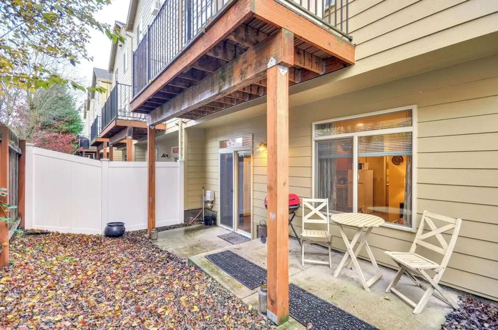 Inviting Studio w/ Patio, 15 Mi to Portland!