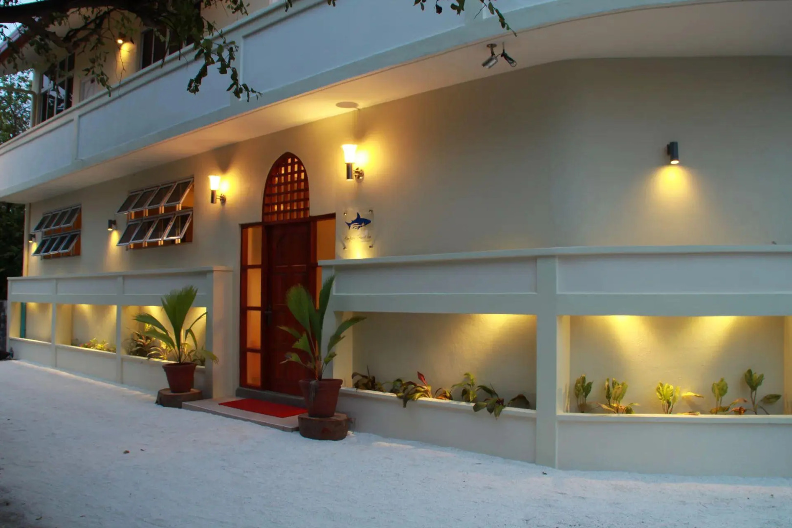 Hanifaru Transit Inn