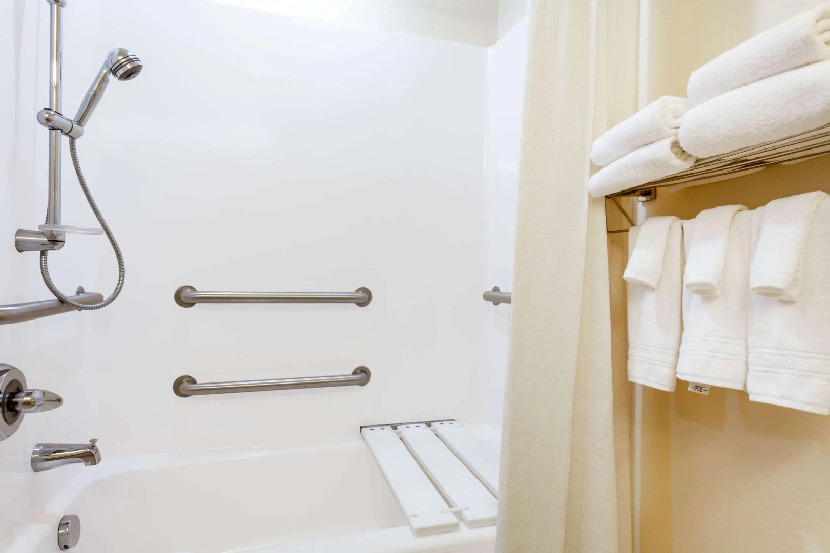 Microtel Inn & Suites by Wyndham Gulf Shores