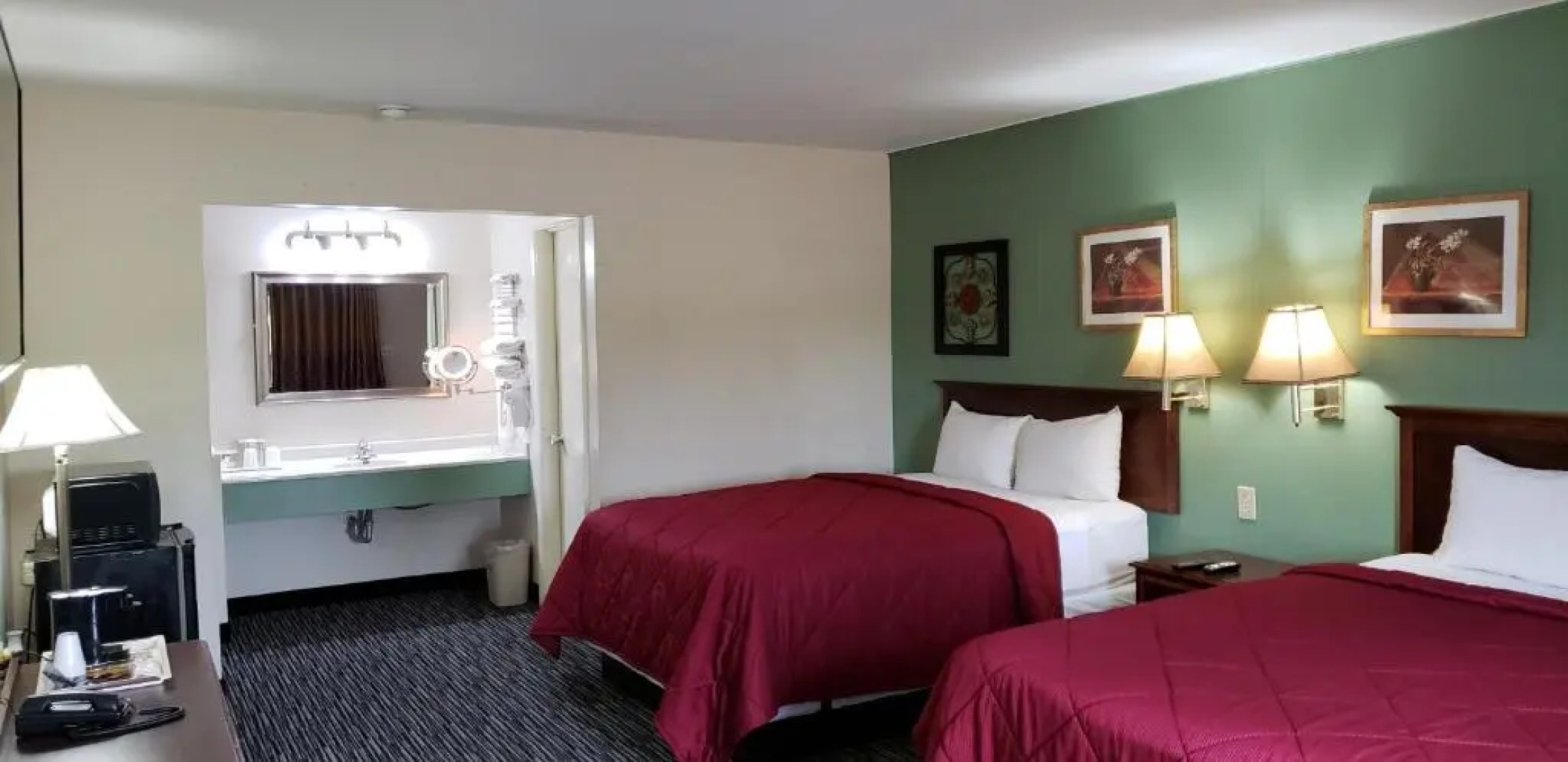 Super 7 Motel Sedalia