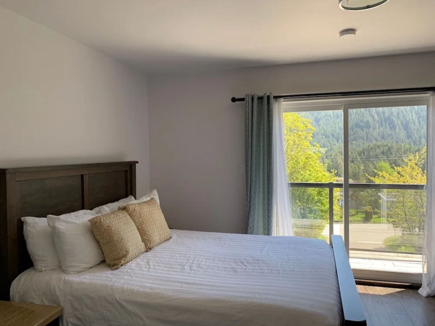 Black Rooster Guesthouse