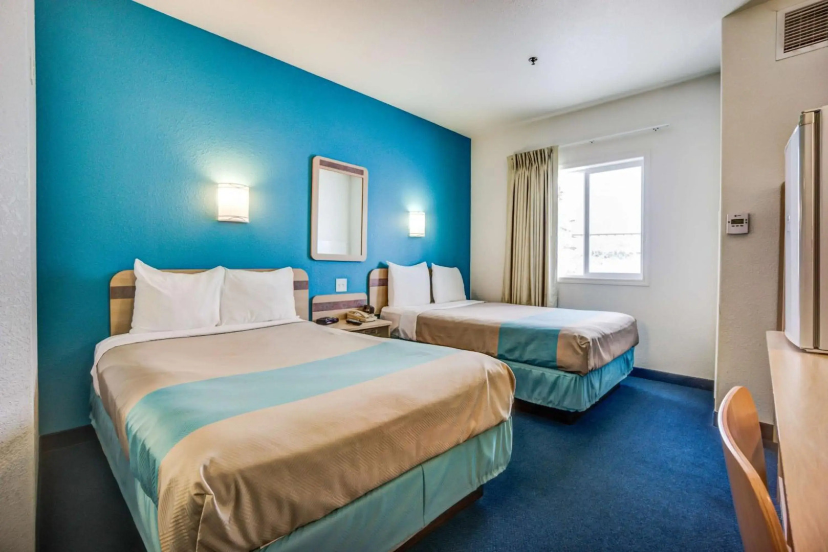 Motel 6 Red Deer, AB