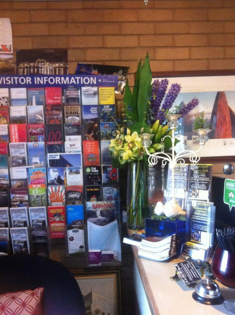 Parkwood Motel & Apartments