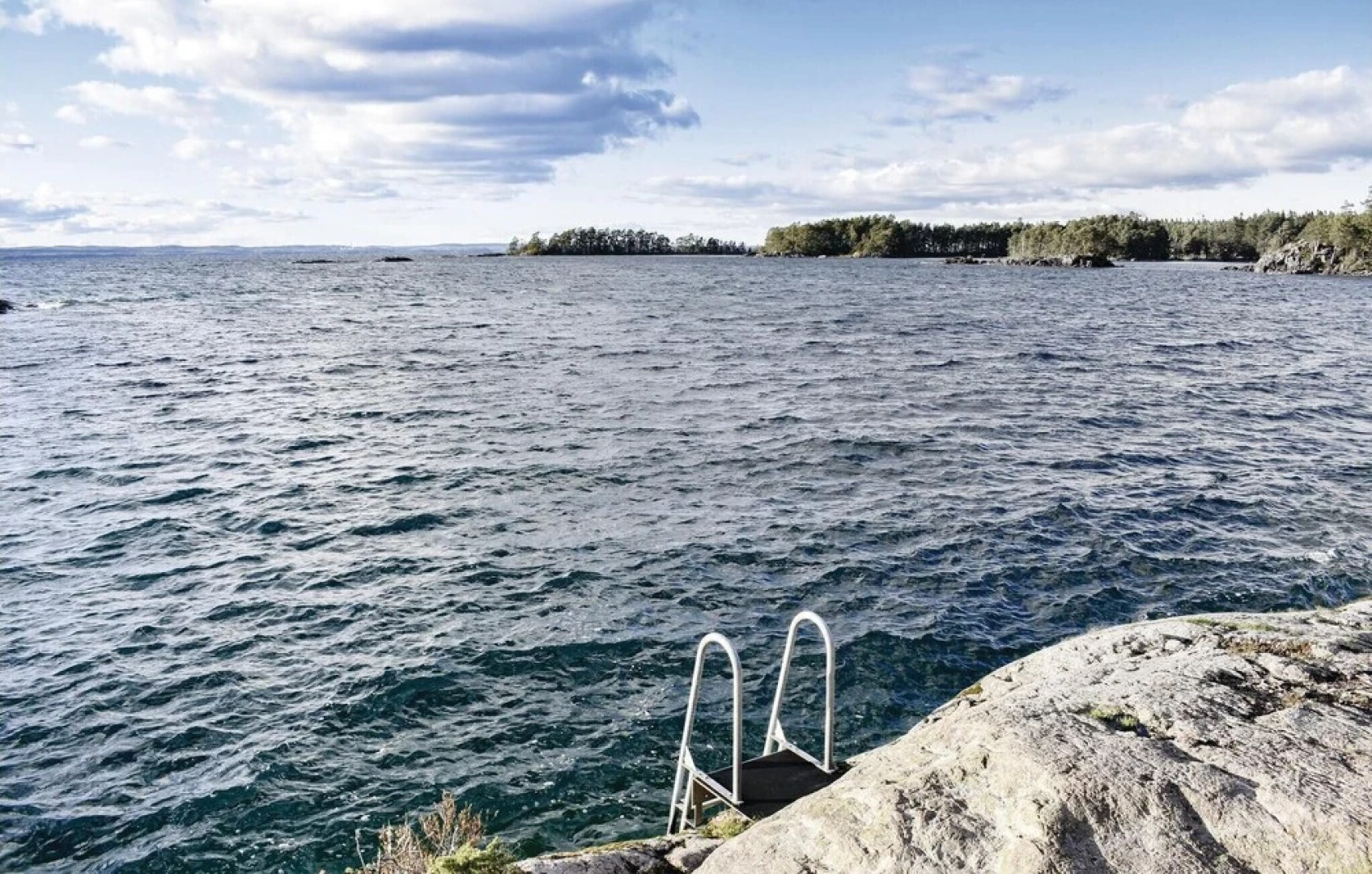 Nice Home in Motala With 4 Bedrooms