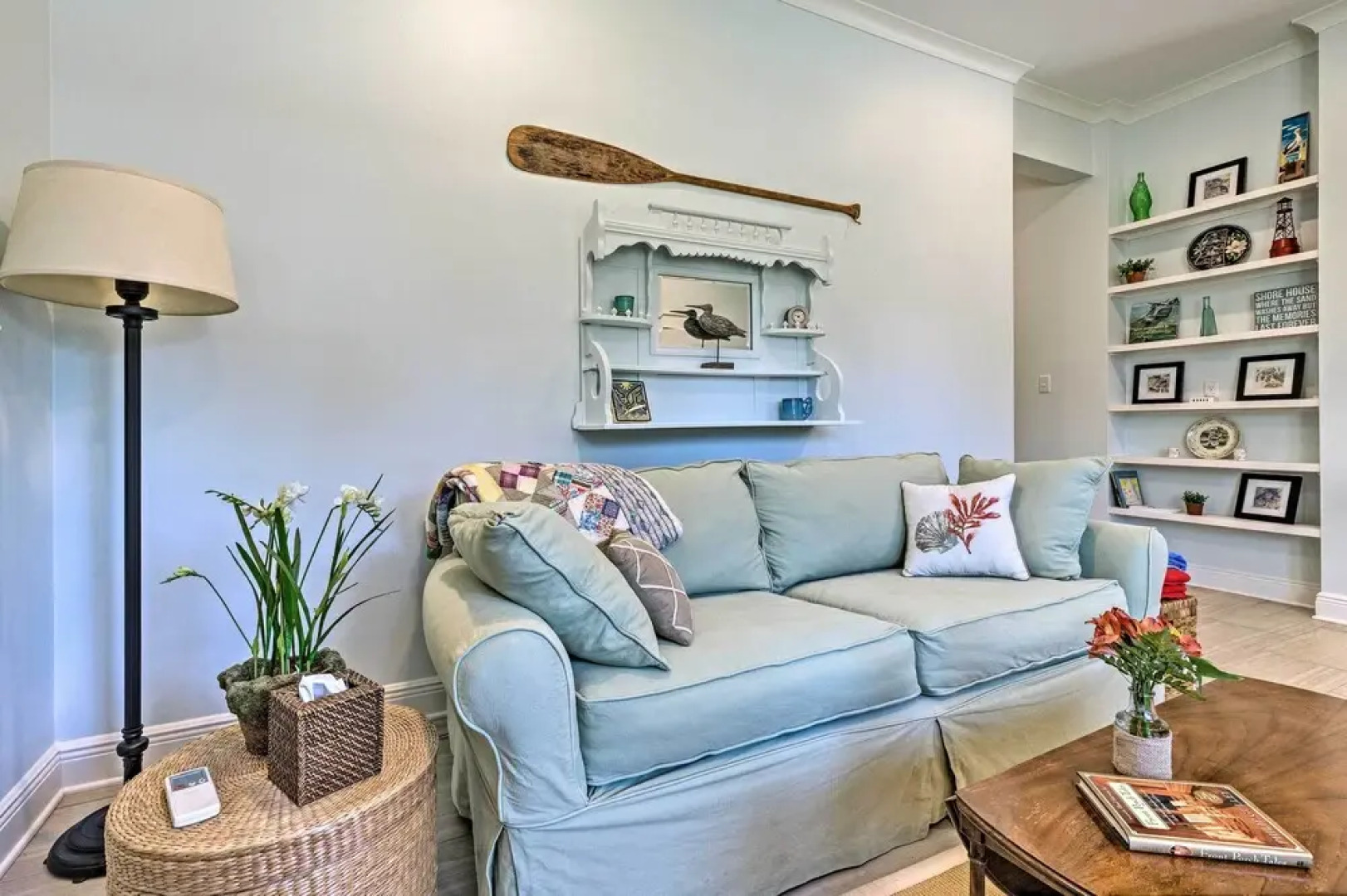 Harbor Oaks Haven: Walk to Front Beach & Downtown!