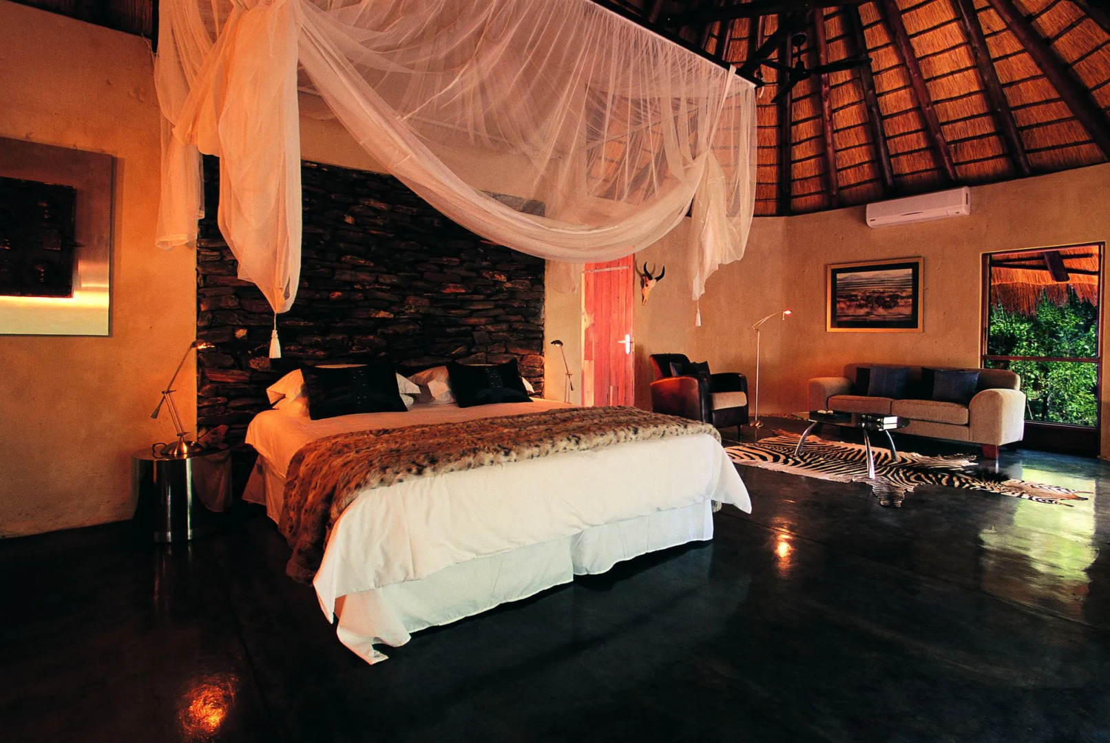 Pondoro Game Lodge  - Open to Kruger Park