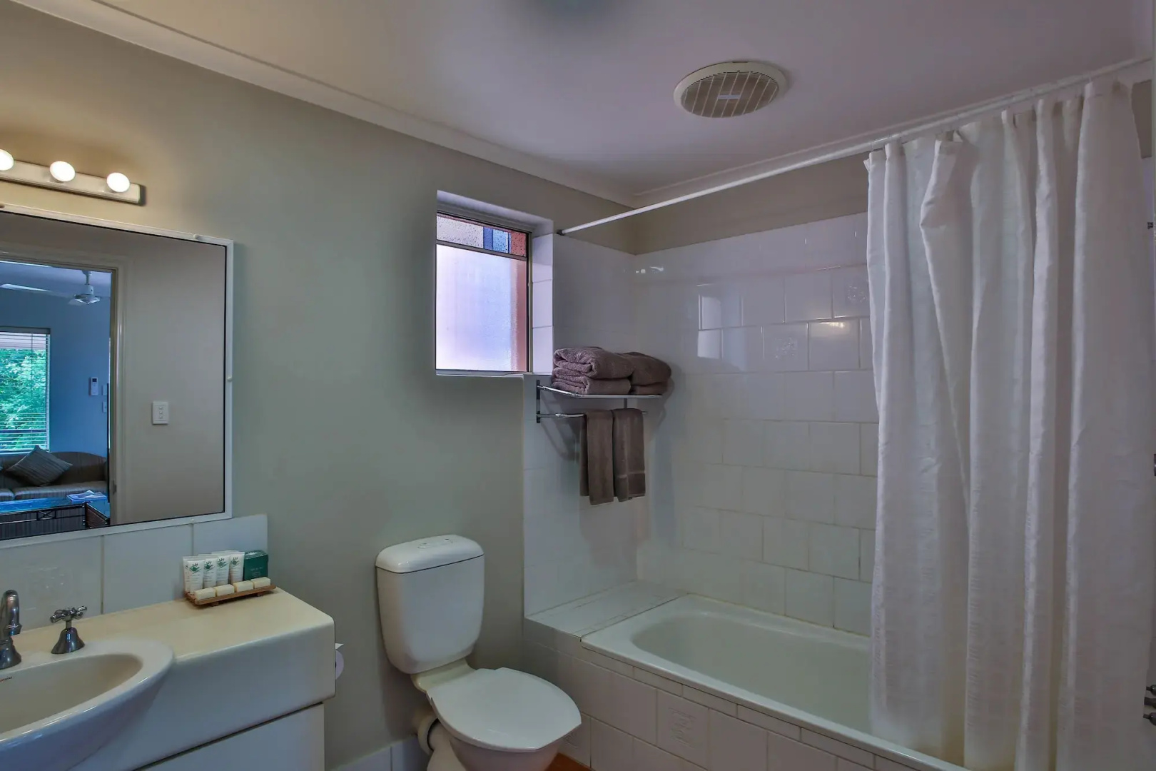 Moonlight Bay Suites