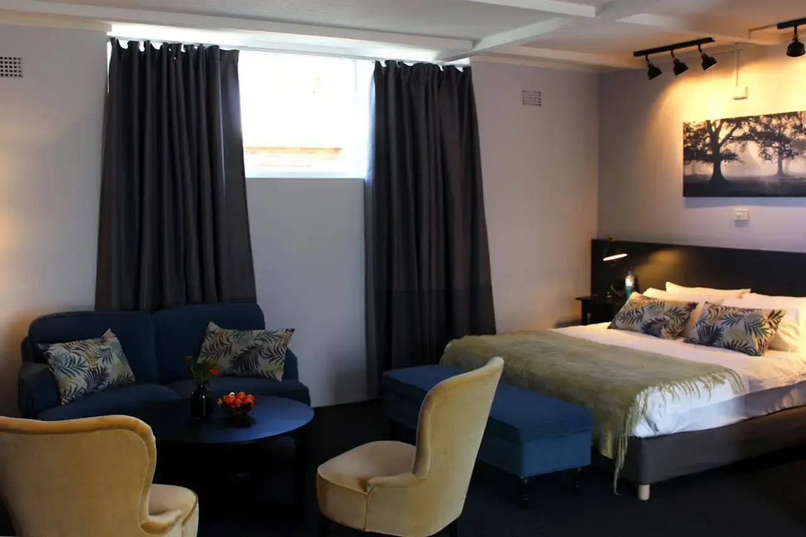 The Oriana Orange - Retro Hotel & Resort