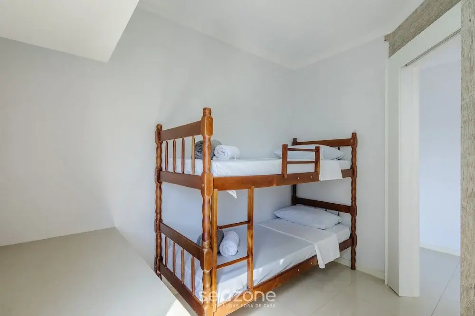 Apto c/ Churrasqueira a 240m da Praia LUP0302