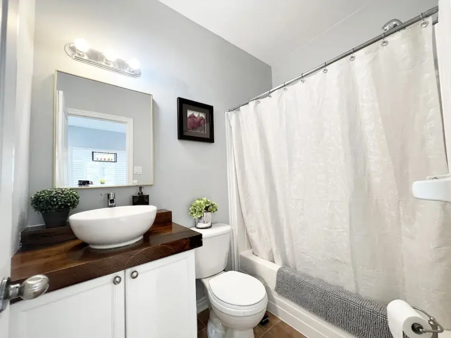 Vacation home beside the trails and Park