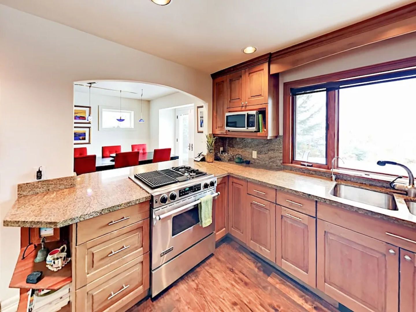 Grand 5,000 Square Foot 4br Mountain 4 Bedroom Home