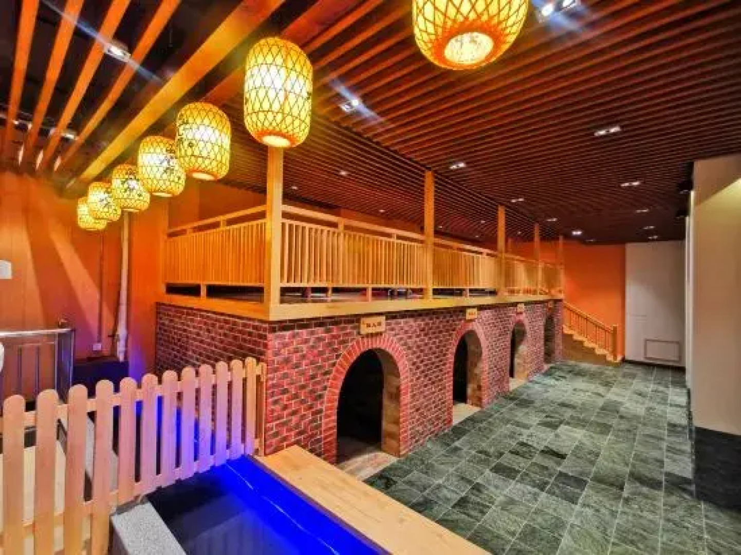 Fuxin Jiujun Hot Spring City Hotel