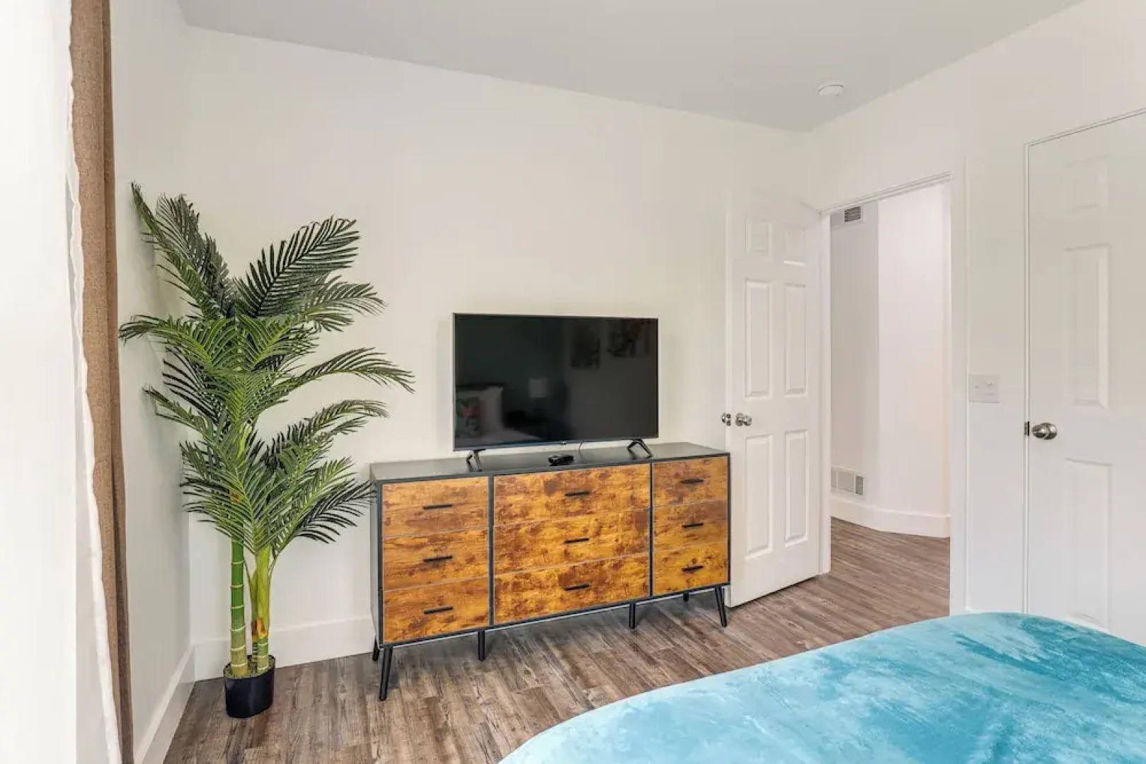 Walk to Downtown & Seneca Lake: Updated Retreat!