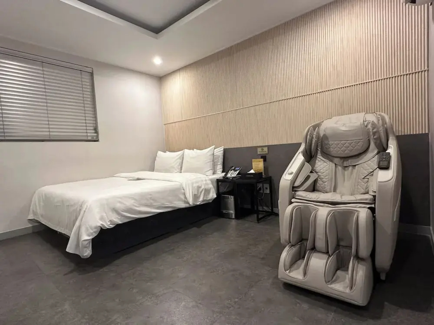 Hotel 24st Urban Brown Seosan Lake Park