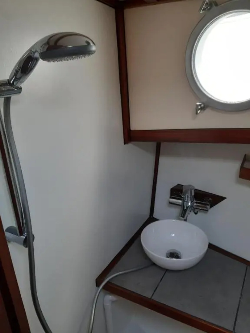 Privé B&B Motorsailer Rataplan