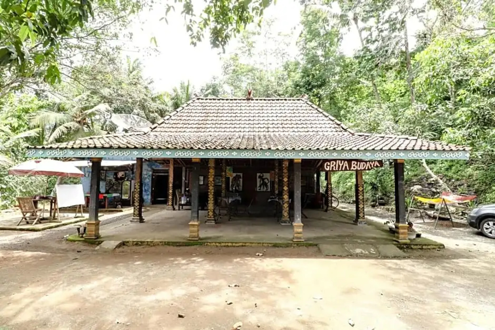 Segajih Central Stay and Education by ZUZU