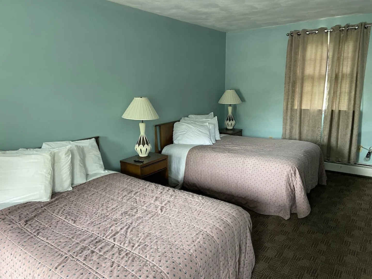 Laurelwood Inn and Steakhouse