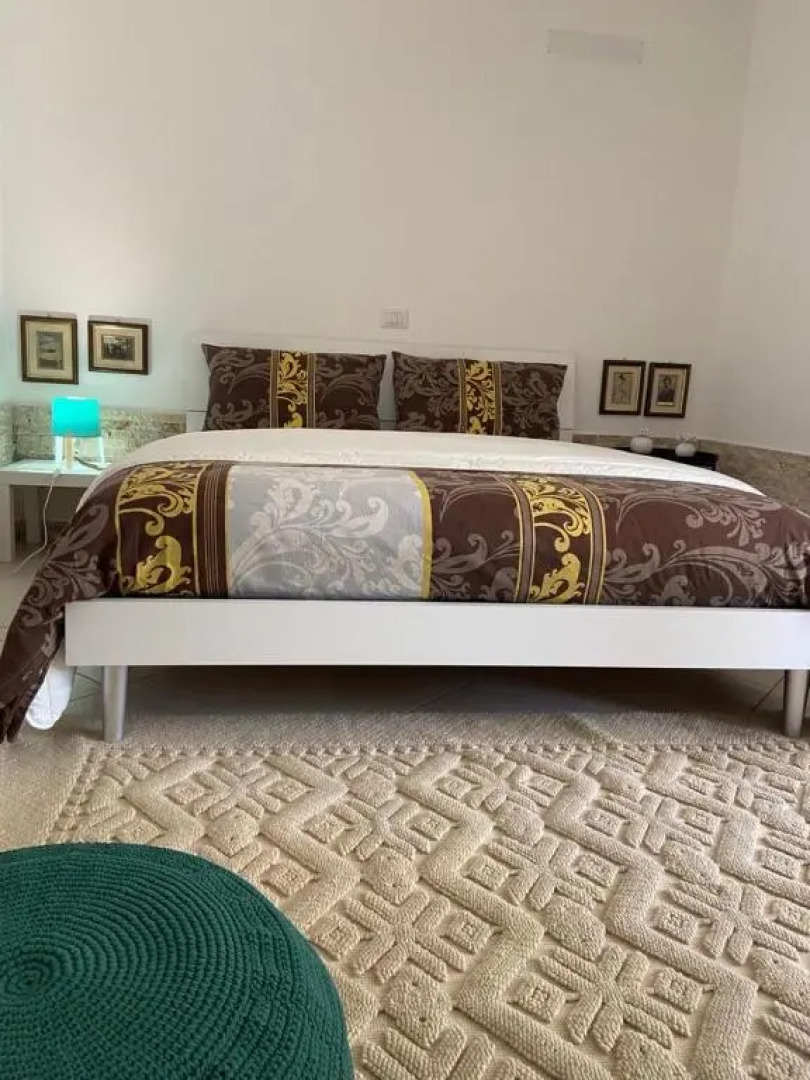 Villa Luigi a Poggio dei Pini, alloggio con giardino e posto auto