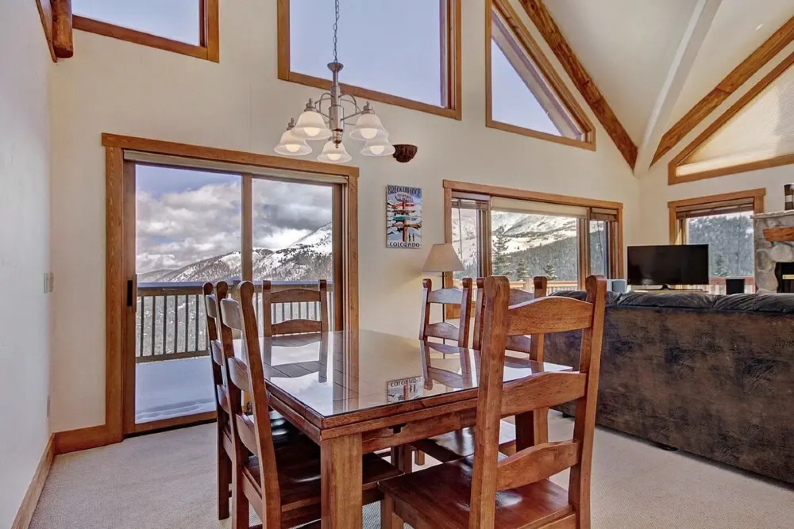 Stunning Mountain Getaway! Sleeps 10!