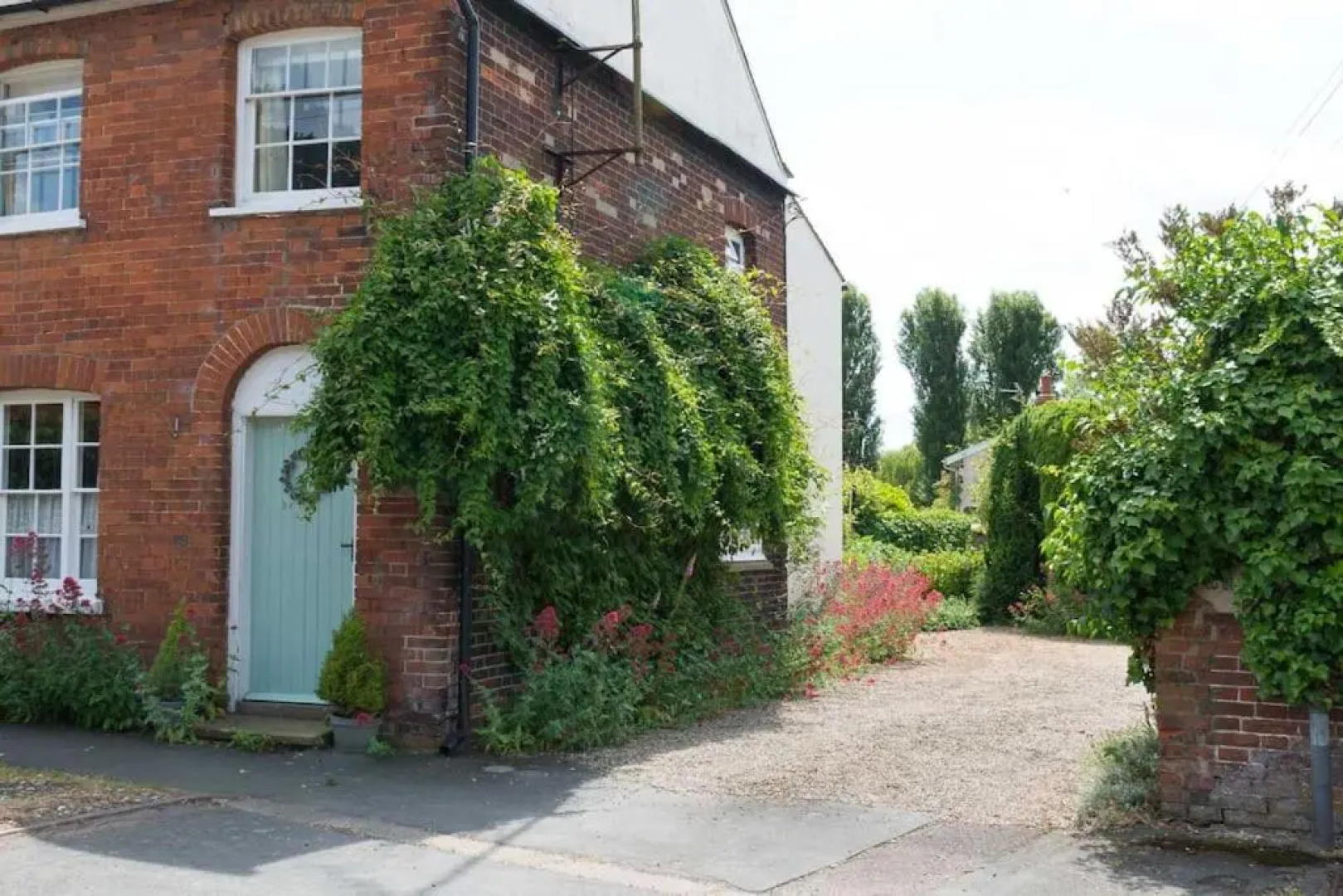 Romney a Cosy Victorian Cottage in a Picturesque Suffolk Village