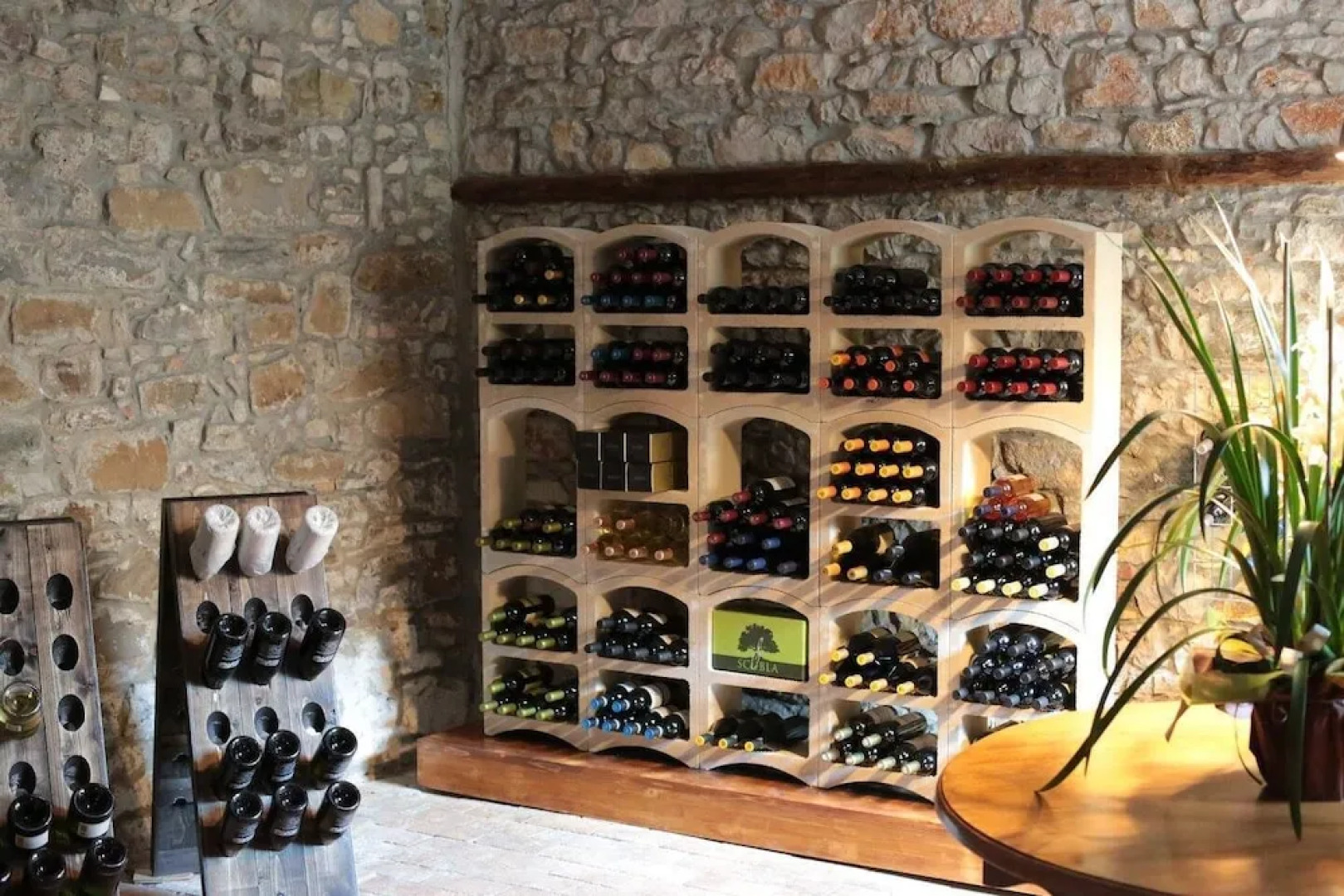 1883 Restaurant & Rooms