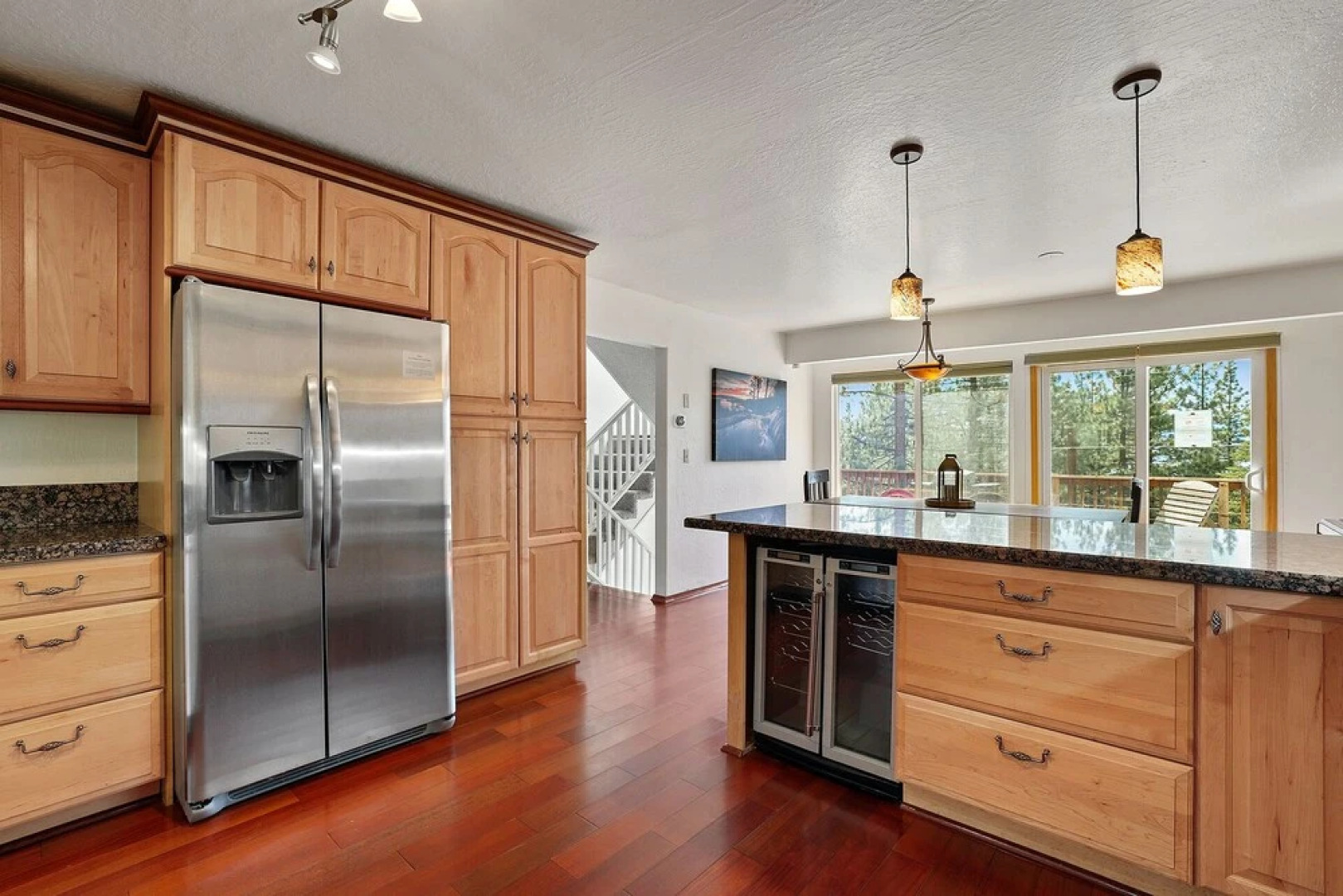 Hall Court Manor - Hot Tub, Pet Friendly, Pool Table!