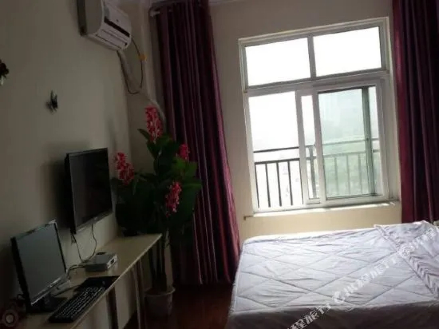 Weifang City E-sports Hotel