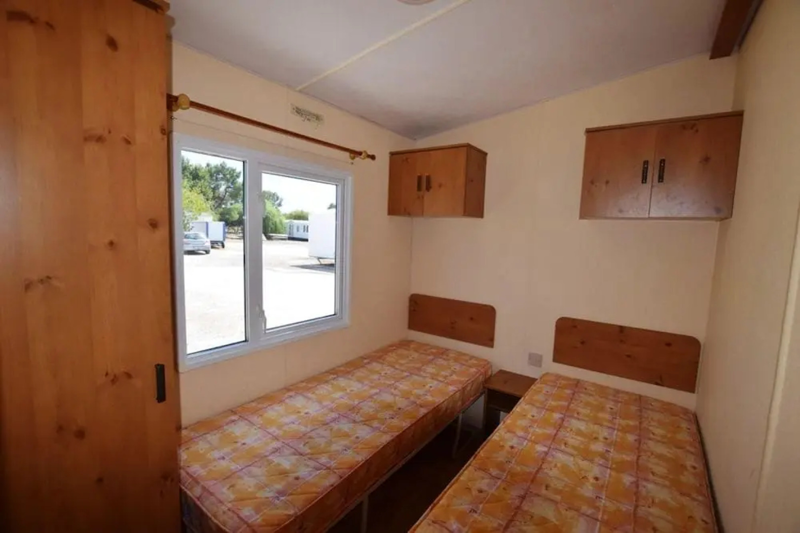 Bungalow With 3 Bedrooms in Saint-jean-de-monts, With Pool Access and Furnished Garden - 2 km From the Beach