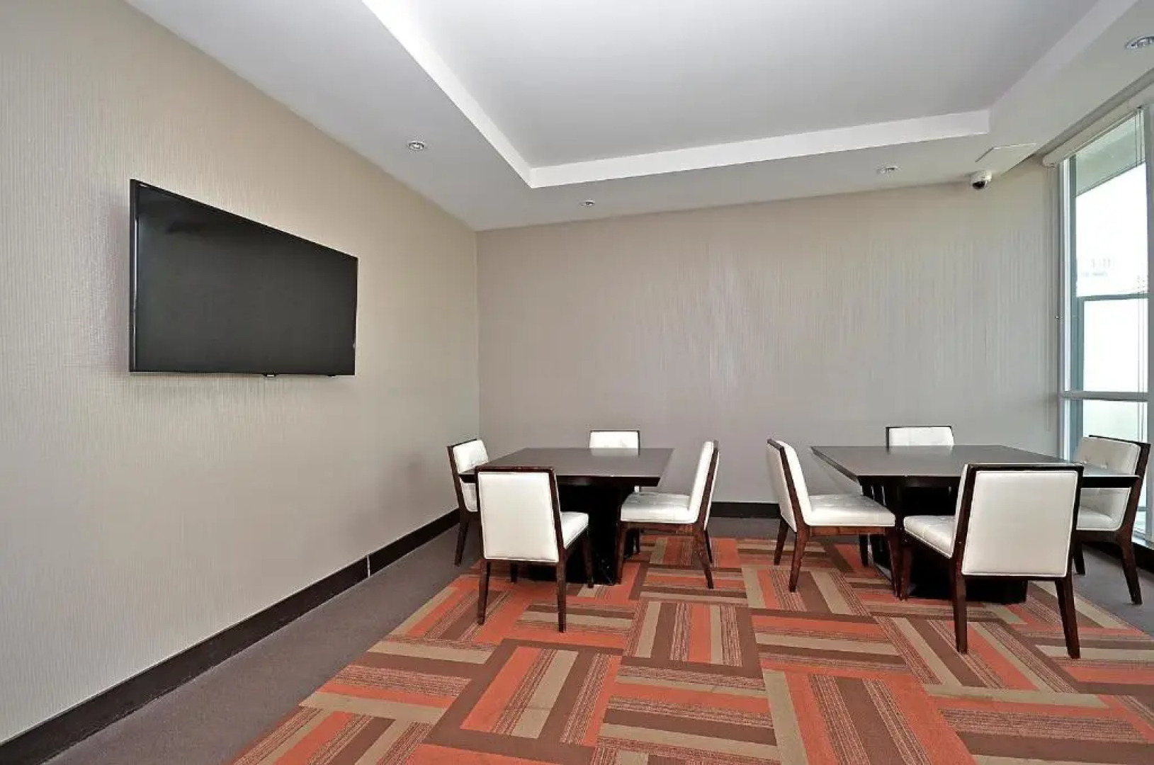 Royal Stays Furnished Apartments - Square One