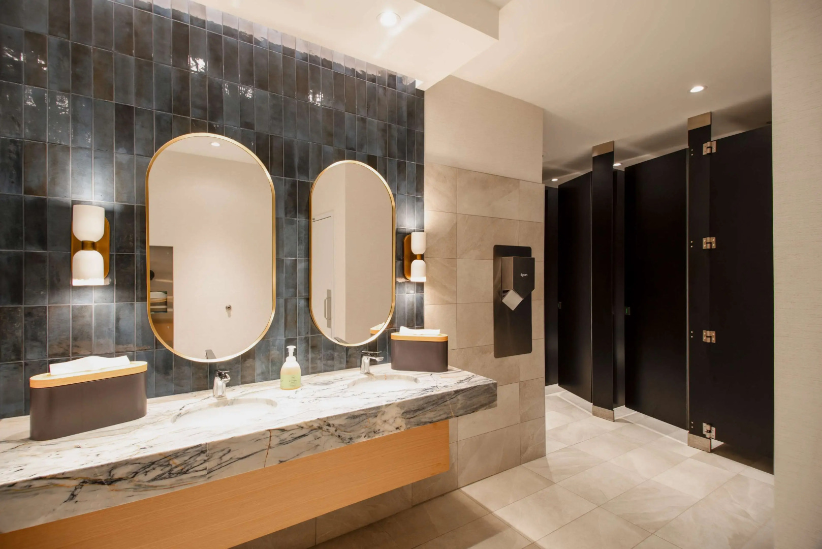 Coast Canmore Hotel & Conference Centre