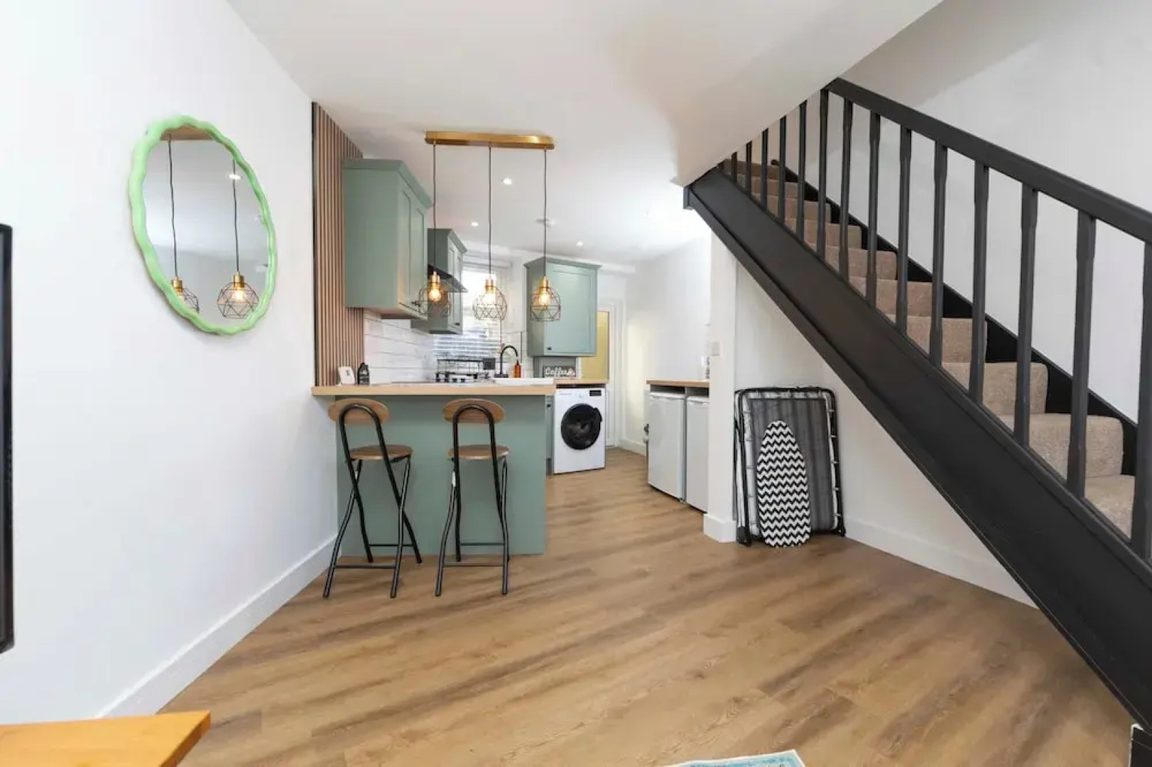 Cosy-cute Miner's Cottage on the Taff Trail