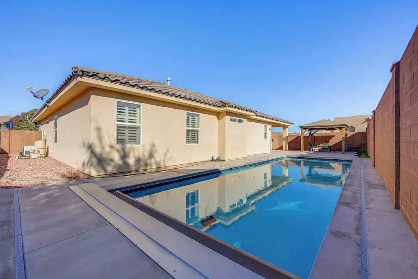 Utah Retreat w/ Heated Pool, Grill & Fire Pit!