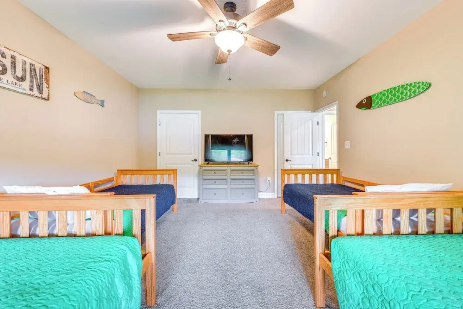 Waterfront Lake Anna Home w/ Dock, Beach & Kayaks!